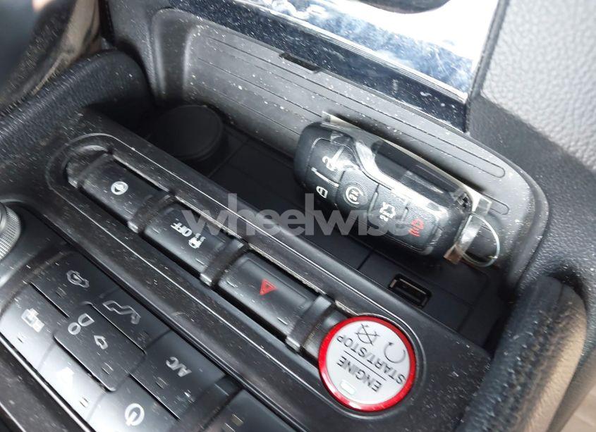 Photo 11 of 2017 Ford Mustang V6 (VIN 1FA6P8AM0H5270159)