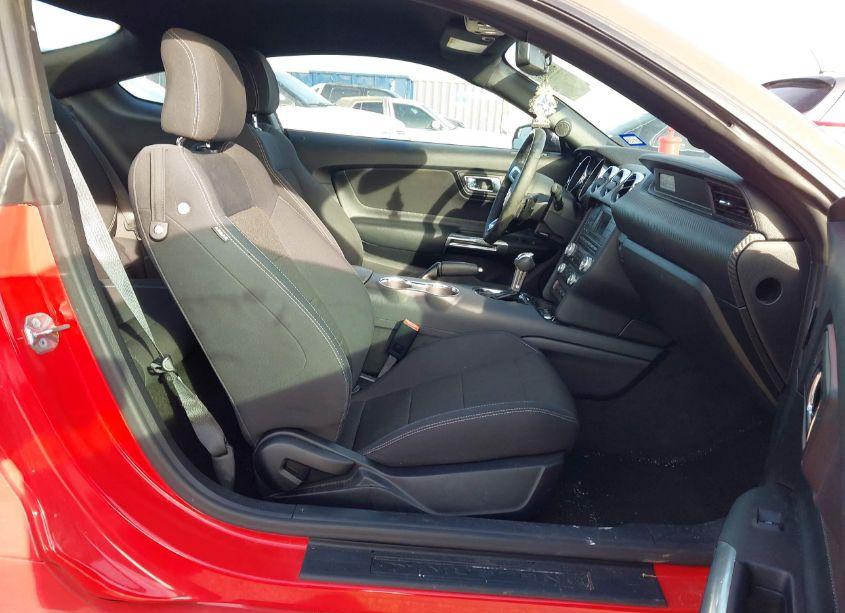 Photo 5 of 2016 Ford Mustang V6 (VIN 1FA6P8AM1G5268967)