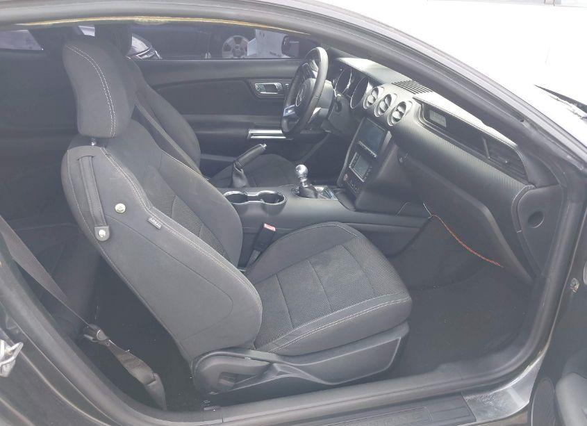 Photo 5 of 2016 Ford Mustang V6 (VIN 1FA6P8AM1G5283212)