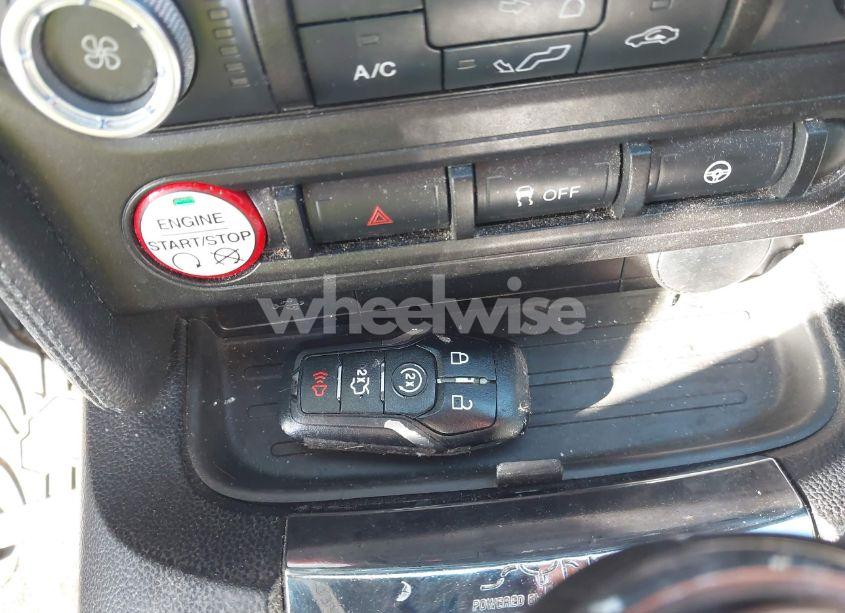 Photo 11 of 2015 Ford Mustang V6 (VIN 1FA6P8AM2F5432919)