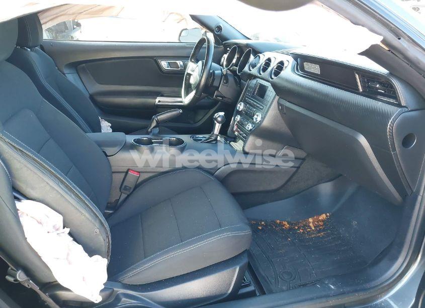 Photo 5 of 2016 Ford Mustang V6 (VIN 1FA6P8AM2G5282067)