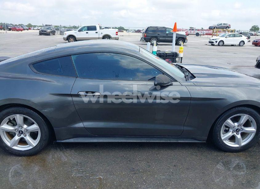 Photo 13 of 2016 Ford Mustang V6 (VIN 1FA6P8AM2G5290170)