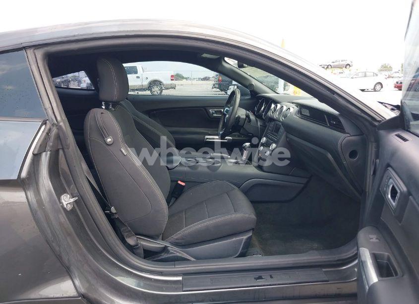 Photo 5 of 2016 Ford Mustang V6 (VIN 1FA6P8AM2G5290170)