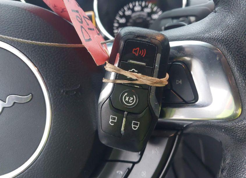 Photo 11 of 2017 Ford Mustang V6 (VIN 1FA6P8AM2H5306403)