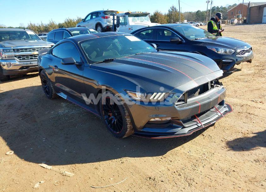 2017 Ford Mustang V6 (VIN 1FA6P8AM2H5338767) main photo