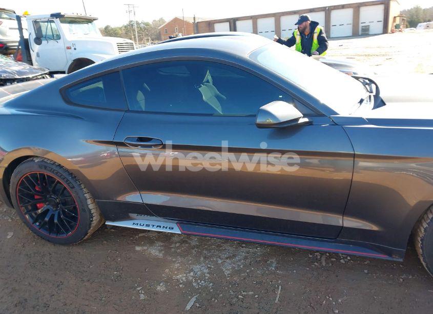 Photo 13 of 2017 Ford Mustang V6 (VIN 1FA6P8AM2H5338767)