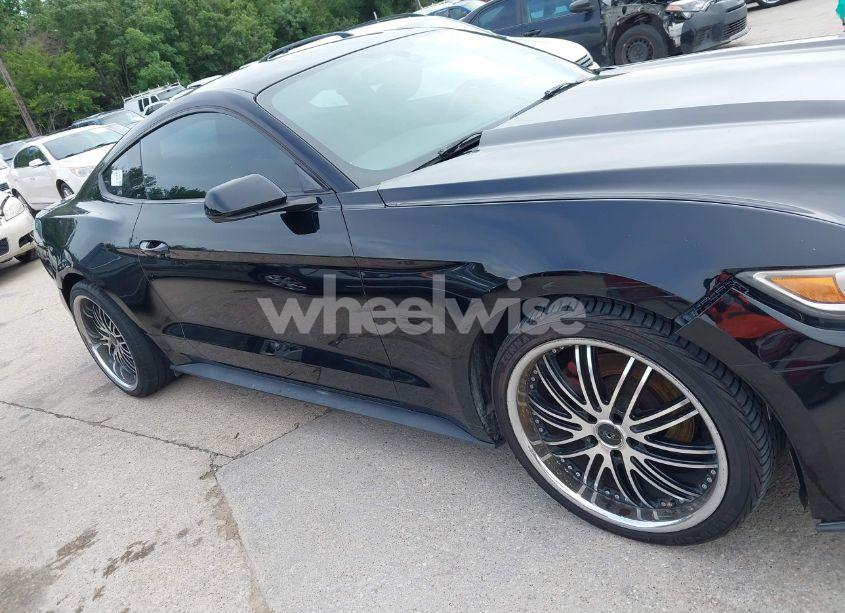 Photo 13 of 2016 Ford Mustang V6 (VIN 1FA6P8AM3G5256187)