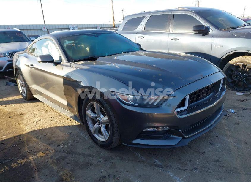 2017 Ford Mustang V6 (VIN 1FA6P8AM3H5301081) main photo