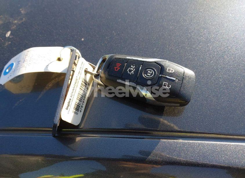 Photo 11 of 2017 Ford Mustang V6 (VIN 1FA6P8AM3H5301081)