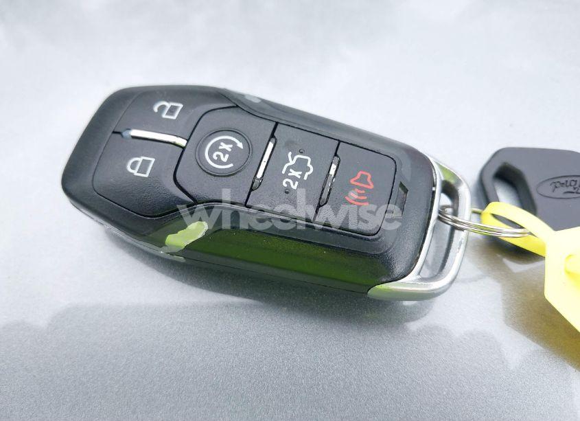 Photo 11 of 2017 Ford Mustang V6 (VIN 1FA6P8AM3H5322125)