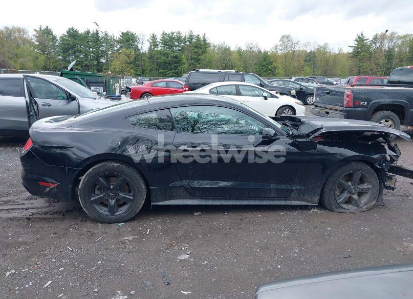 Photo 13 of 2017 Ford Mustang V6 (VIN 1FA6P8AM3H5322125)