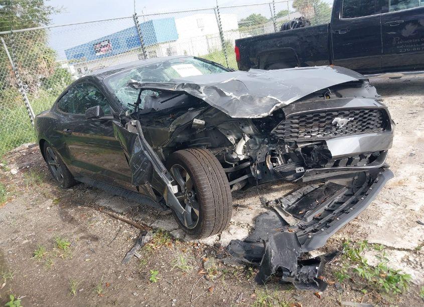 2015 Ford Mustang - Photo 1