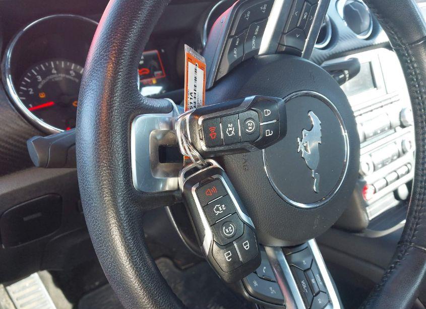 Photo 11 of 2016 Ford Mustang V6 (VIN 1FA6P8AM4G5264721)