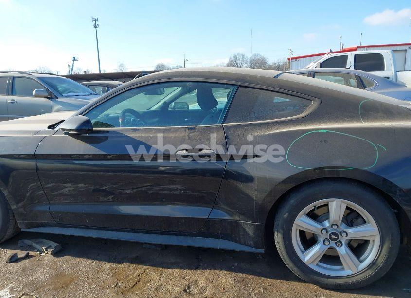 Photo 15 of 2016 Ford Mustang V6 (VIN 1FA6P8AM4G5302545)