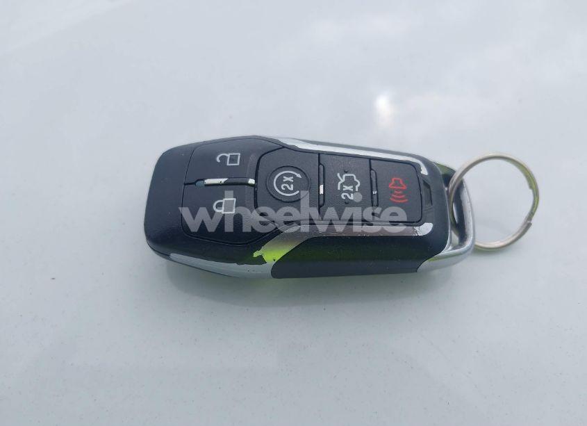 Photo 11 of 2016 Ford Mustang V6 (VIN 1FA6P8AM4G5316459)