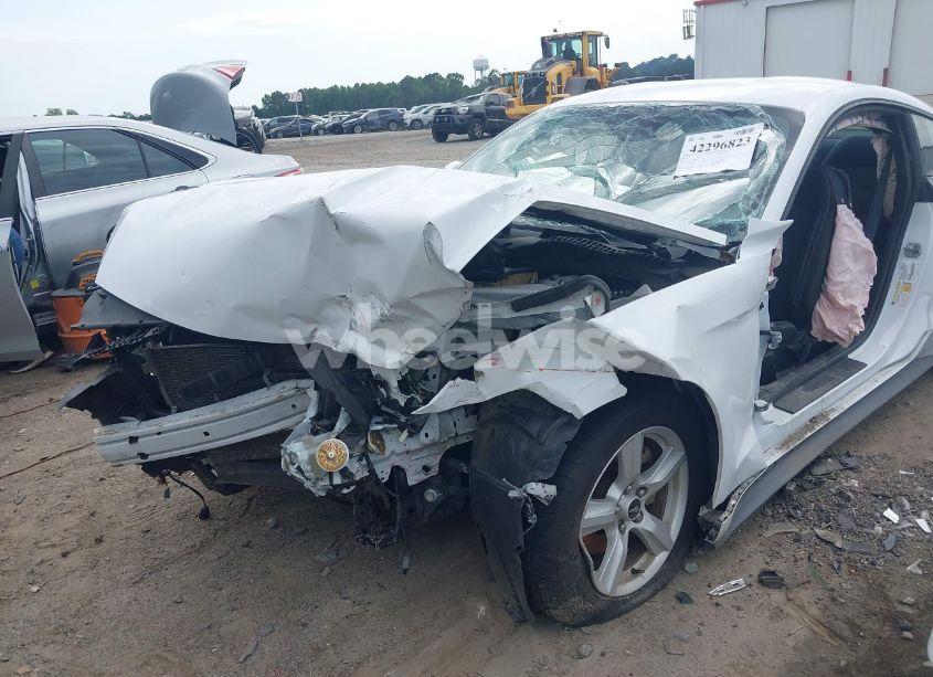 Photo 6 of 2016 Ford Mustang V6 (VIN 1FA6P8AM4G5316459)