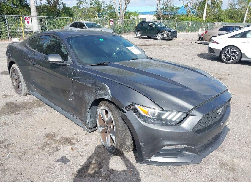 2017 Ford Mustang V6 (VIN 1FA6P8AM4H5228903) main photo