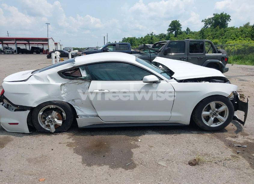 Photo 13 of 2017 Ford Mustang V6 (VIN 1FA6P8AM4H5289474)