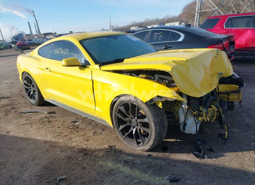 2015 Ford Mustang V6 (VIN 1FA6P8AM5F5327131) main photo