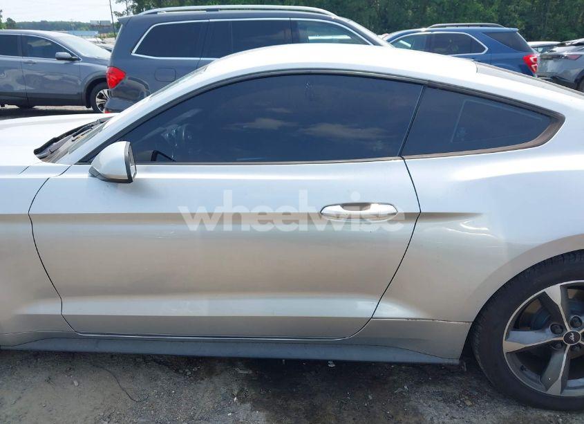 Photo 14 of 2016 Ford Mustang V6 (VIN 1FA6P8AM5G5259155)