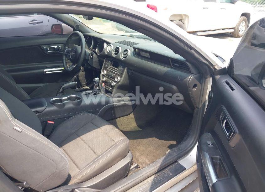 Photo 5 of 2016 Ford Mustang V6 (VIN 1FA6P8AM5G5259155)