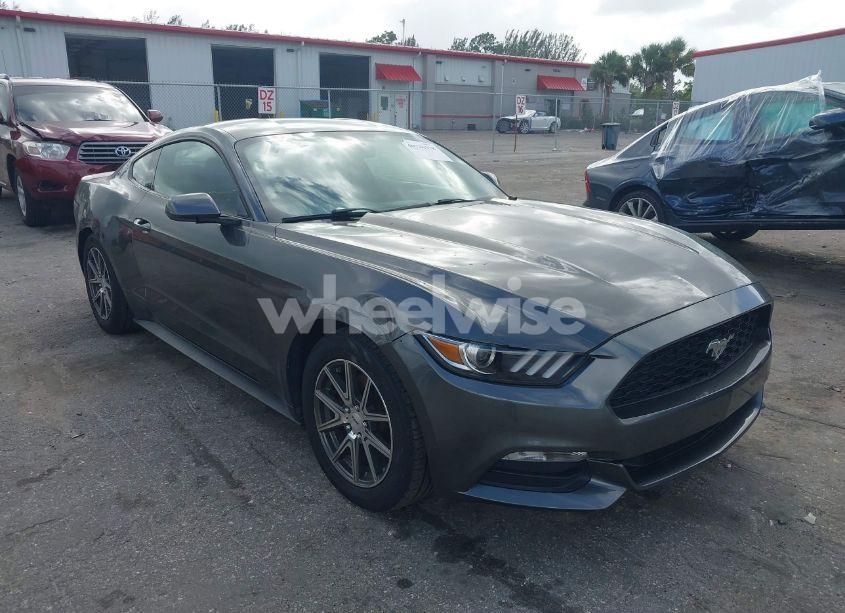 2016 Ford Mustang V6 (VIN 1FA6P8AM5G5301355) main photo