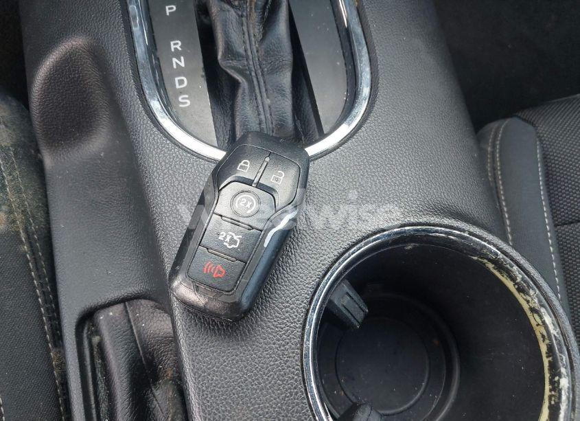 Photo 11 of 2016 Ford Mustang V6 (VIN 1FA6P8AM5G5301355)