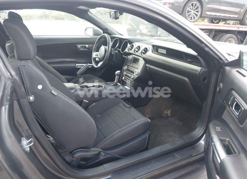 Photo 5 of 2016 Ford Mustang V6 (VIN 1FA6P8AM5G5301355)