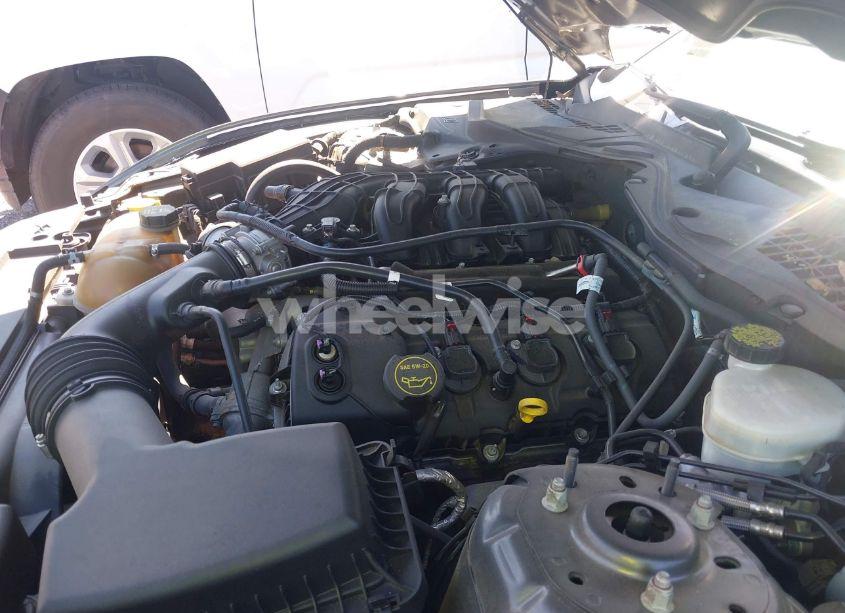 Photo 10 of 2015 Ford Mustang V6 (VIN 1FA6P8AM6F5319734)