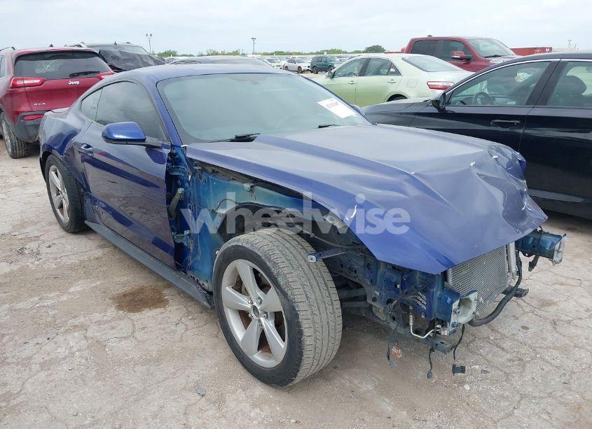 2016 Ford Mustang V6 (VIN 1FA6P8AM6G5302868) main photo