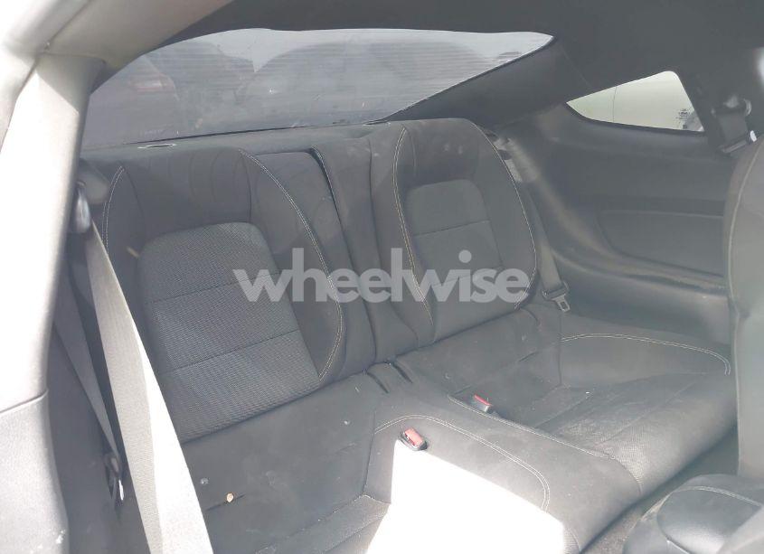 Photo 8 of 2016 Ford Mustang V6 (VIN 1FA6P8AM6G5302868)