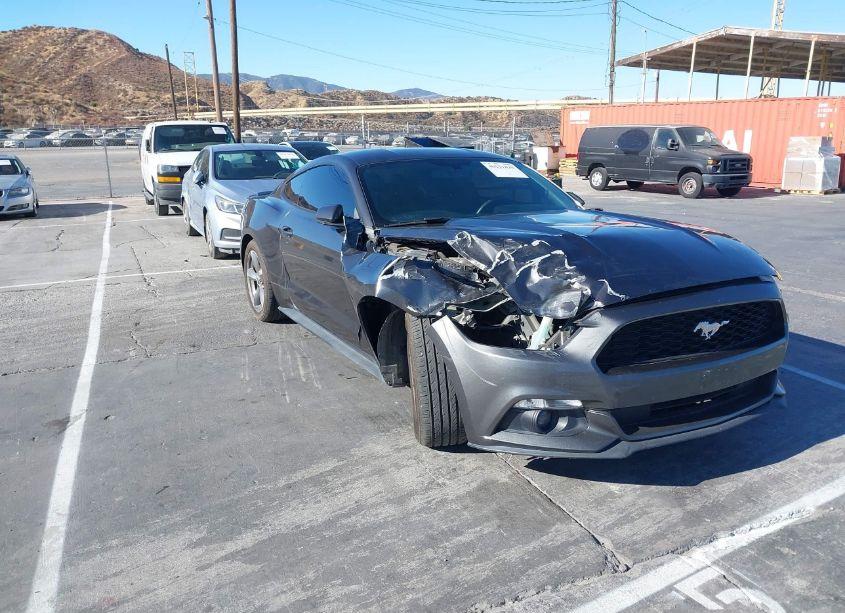 2015 Ford Mustang V6 (VIN 1FA6P8AM7F5434715) main photo