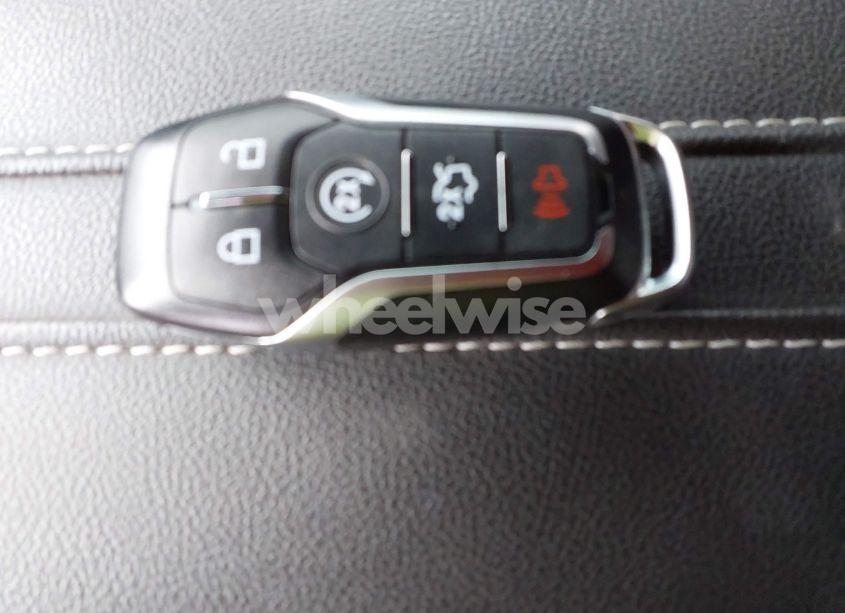 Photo 11 of 2016 Ford Mustang V6 (VIN 1FA6P8AM7G5286051)