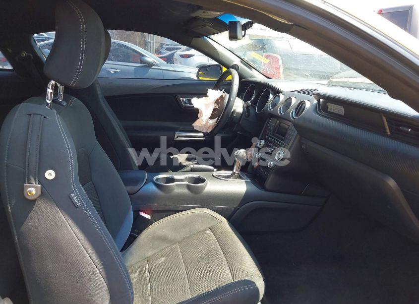 Photo 5 of 2016 Ford Mustang V6 (VIN 1FA6P8AM7G5286051)