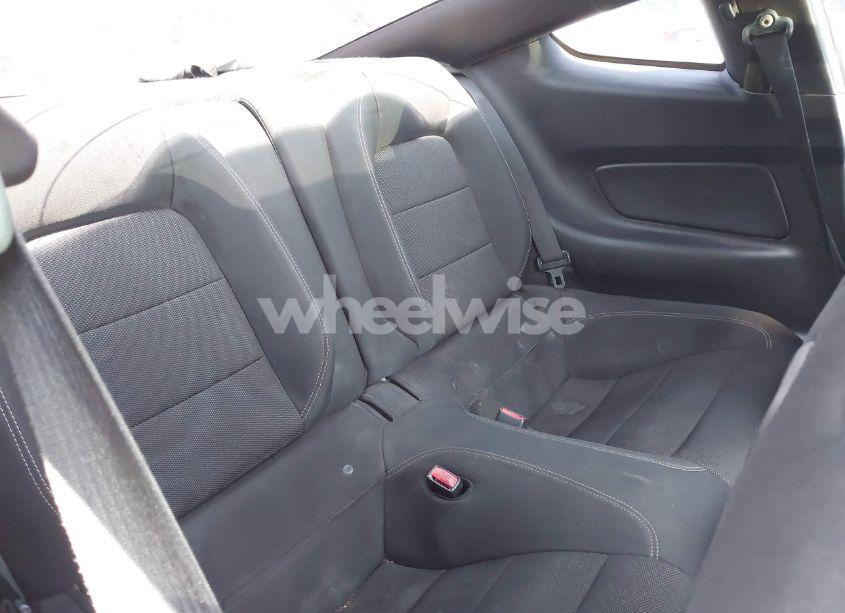 Photo 8 of 2016 Ford Mustang V6 (VIN 1FA6P8AM7G5286051)