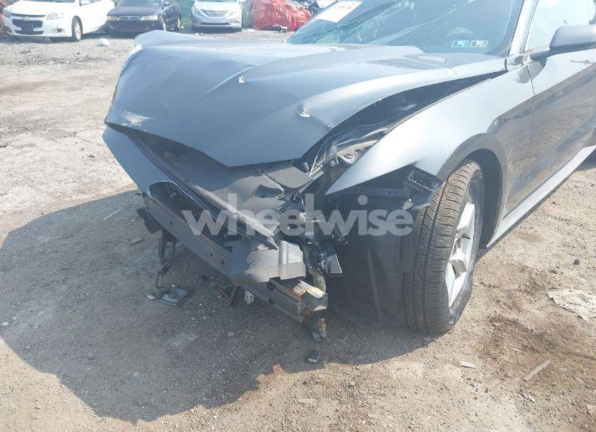 Photo 6 of 2016 Ford Mustang V6 (VIN 1FA6P8AM7G5320991)