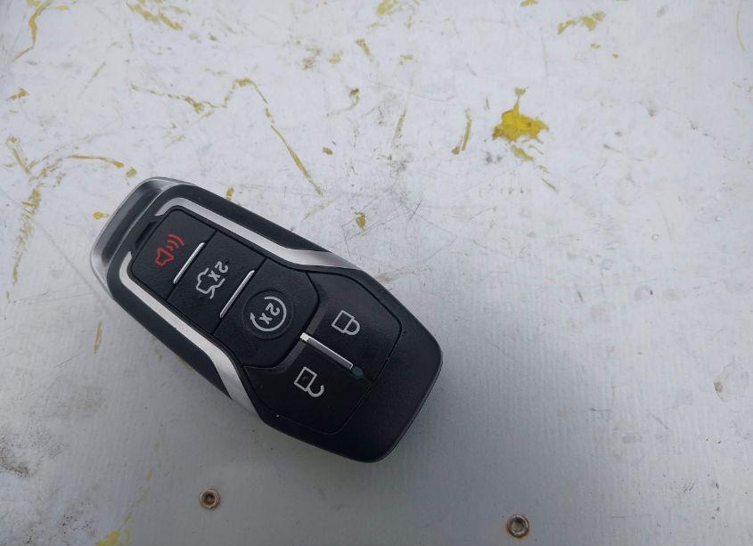 Photo 11 of 2016 Ford Mustang V6 (VIN 1FA6P8AM7G5322367)