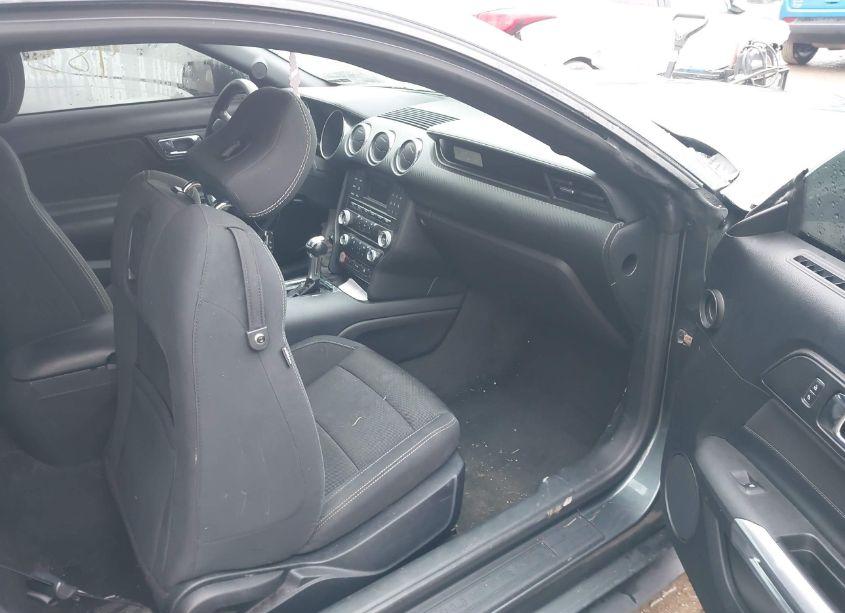 Photo 5 of 2016 Ford Mustang V6 (VIN 1FA6P8AM7G5322367)