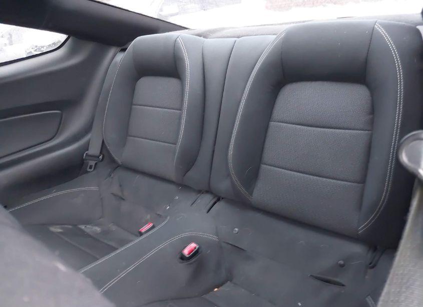 Photo 8 of 2016 Ford Mustang V6 (VIN 1FA6P8AM7G5322367)