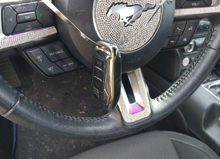 Photo 11 of 2016 Ford Mustang V6 (VIN 1FA6P8AM7G5337547)