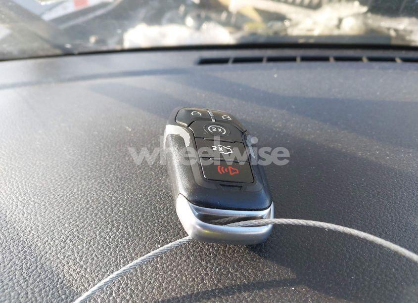 Photo 11 of 2017 Ford Mustang V6 (VIN 1FA6P8AM7H5309443)