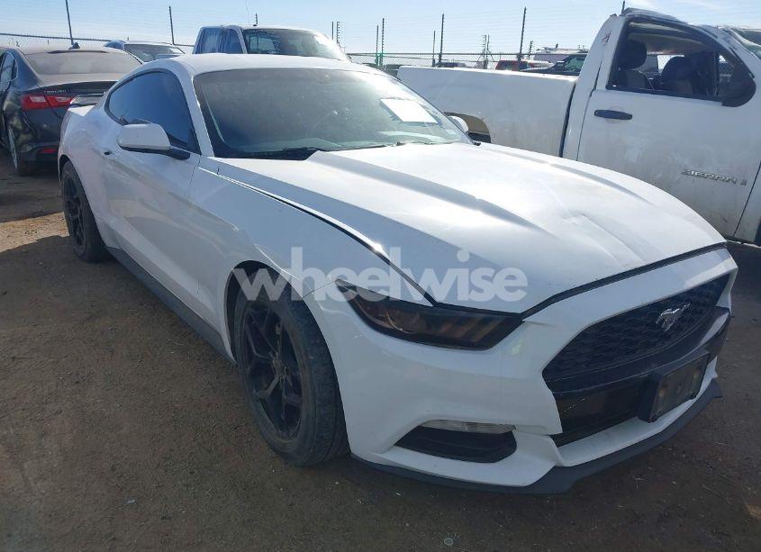 2015 Ford Mustang V6 (VIN 1FA6P8AM8F5362617) main photo