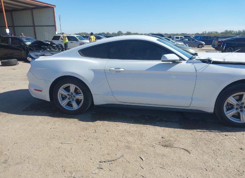 Photo 13 of 2016 Ford Mustang V6 (VIN 1FA6P8AM8G5283952)