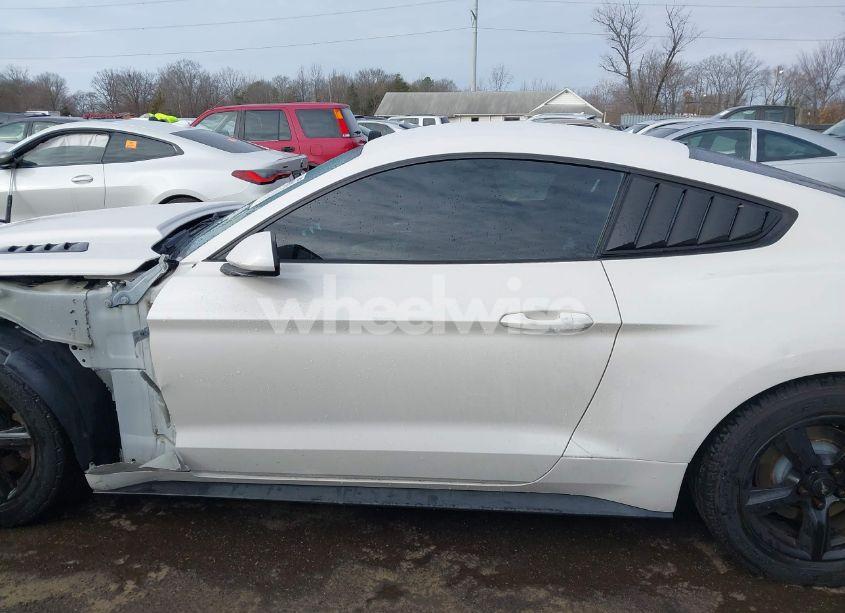 Photo 14 of 2017 Ford Mustang V6 (VIN 1FA6P8AM8H5251052)