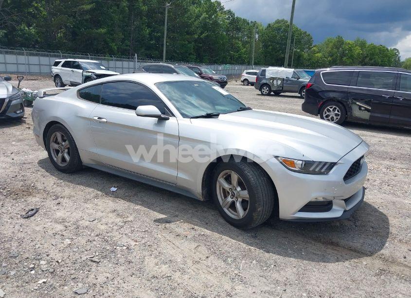 2017 Ford Mustang V6 (VIN 1FA6P8AM8H5276260) main photo