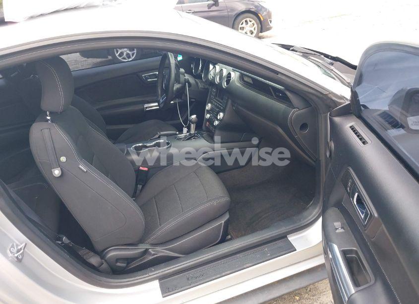 Photo 5 of 2017 Ford Mustang V6 (VIN 1FA6P8AM8H5276260)