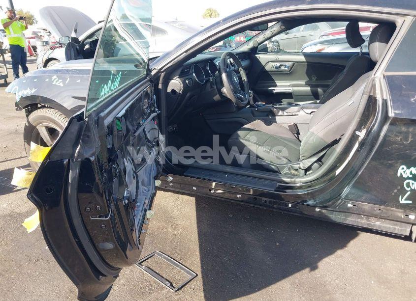 Photo 5 of 2015 Ford Mustang V6 (VIN 1FA6P8AM9F5403756)