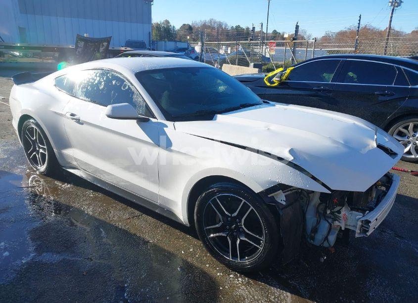 2016 Ford Mustang V6 (VIN 1FA6P8AM9G5250734) main photo