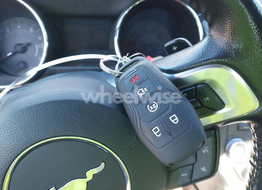 Photo 11 of 2016 Ford Mustang V6 (VIN 1FA6P8AM9G5250734)