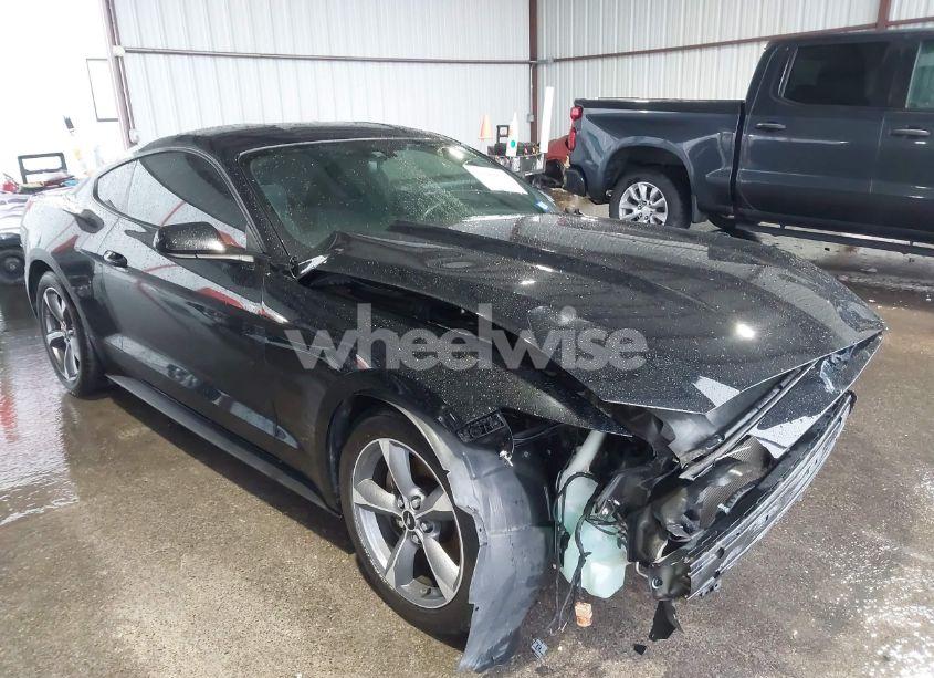 2016 Ford Mustang V6 (VIN 1FA6P8AM9G5267565) main photo